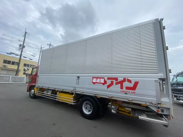 【不用品回収】2トントラックパック　3名～4名で対応いたします！サービスの画像