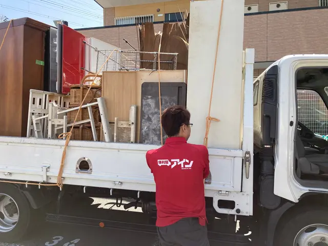 【不用品回収】2トントラックパック　3名～4名で対応いたします！サービスの画像