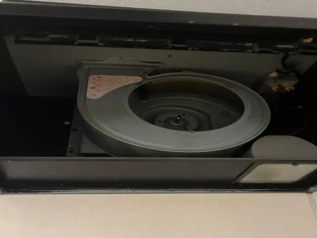 油で汚れた換気扇を綺麗にするなら今！サービスの画像