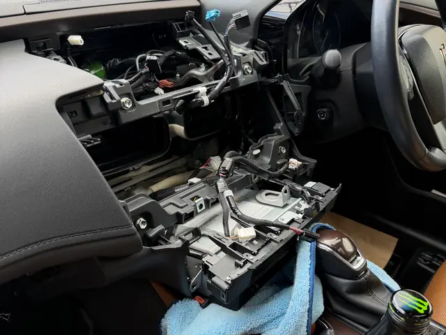 ディーラー様と提携の技術を活かした丁寧な作業をお約束いたします！サービスの画像