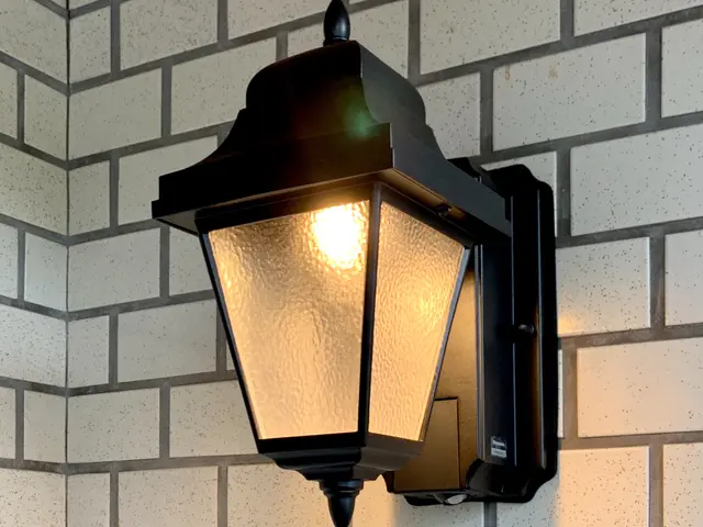 福岡市【門灯・玄関灯の交換】プロの電気工事士が直接施工で安心！サービスの画像