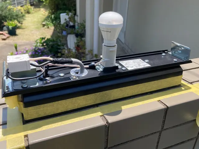 福岡市【門灯・玄関灯の交換】プロの電気工事士が直接施工で安心！サービスの画像