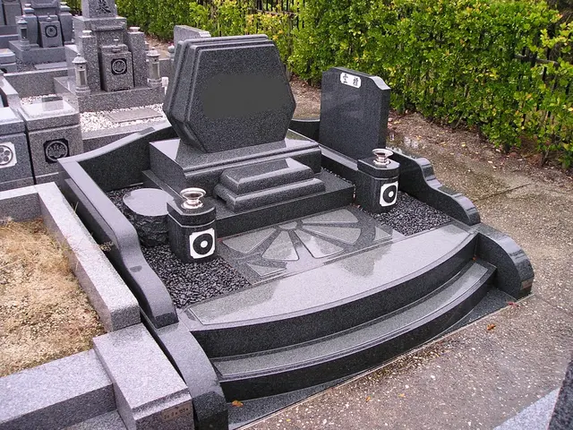 墓石の専門会社『トップエー 石材店』兵庫川西市支店から地域密着型で近畿全域対応！サービスの画像