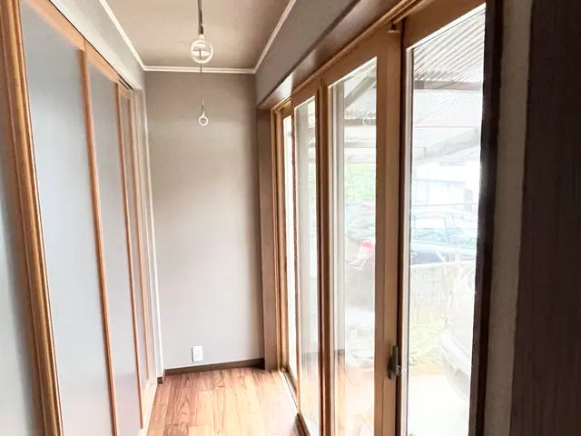 窓ガラスフィルム施工｜Craftsman Windowsサービスの画像