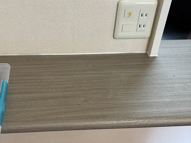 キッチンカウンターや洗面台の扉等、シートを張り替えてリフレッシュしませんかサービスの画像