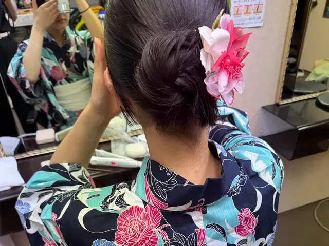 ◎着崩れなく苦しくない美しいお着付けいたします。現役美容師３０年ヘアセットも可◎