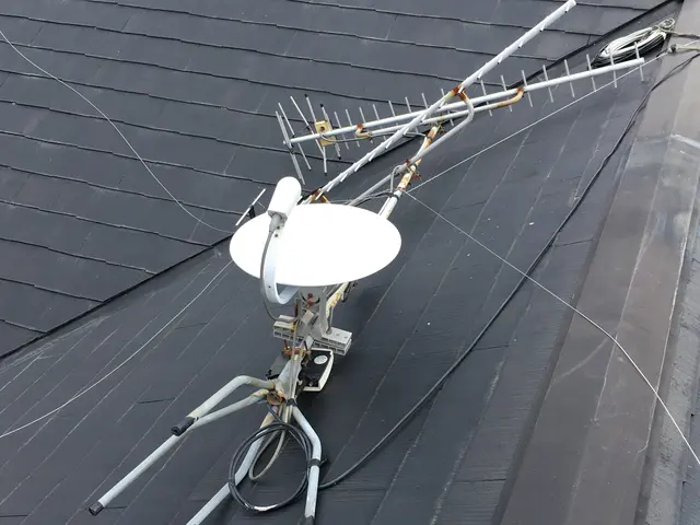 愛知県限定・戸建て地デジアンテナ/ BS・CS 修理・調整 お任せください !!サービスの画像