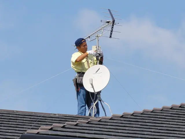 愛知県限定・戸建て地デジアンテナ/ BS・CS 修理・調整 お任せください !!サービスの画像