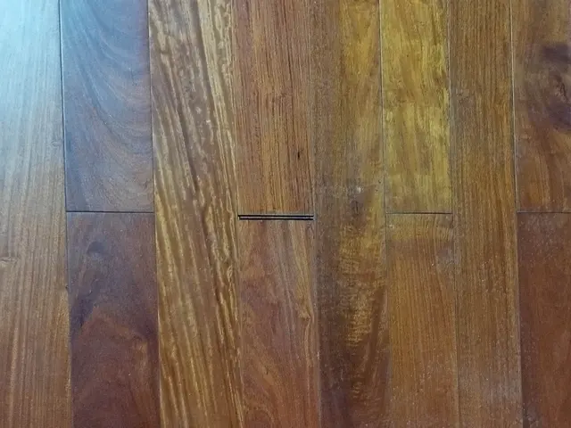 300件以上の実績で確実に美しく！丁寧な職人技術で住まいの床をキレイにします！サービスの画像