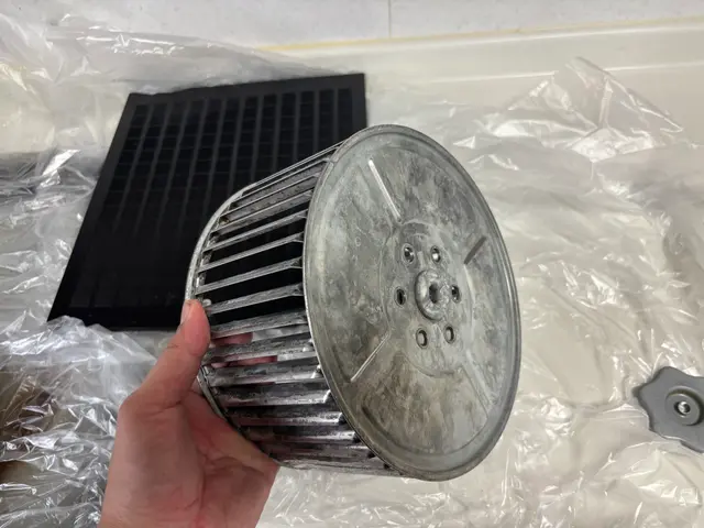 月200台の豊富な実績！プロ2名体制で40分完了の完全分解洗浄サービスの画像