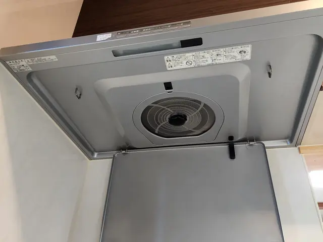 一般家庭の台所換気扇サービスの画像