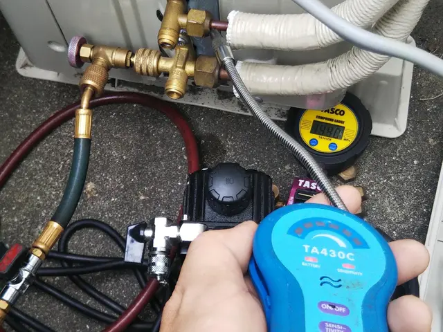 エアコン取り外し不要品回収セット￥７０００　ガス回収再取り付け可能処理￥９０００サービスの画像