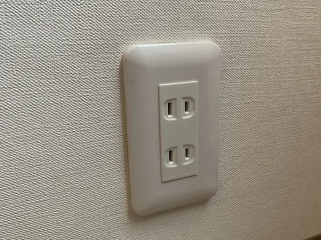 年間300件以上の作業実績！コンセント、スイッチの取替は燈電気にお任せください！サービスの画像