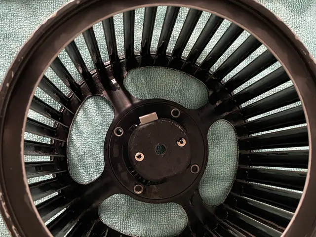 □女性スタッフが丁寧に時間をかけて細部まで作業させていただきます！サービスの画像