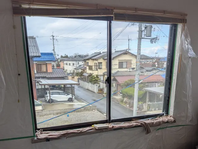 暑さ・防犯・目隠し対策！1枚からプロが貼る窓ガラスフィルム施工サービスの画像