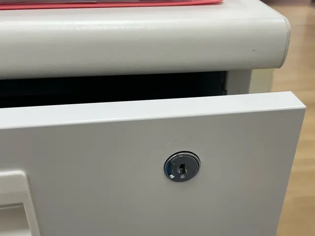 ロッカー、デスクの開錠サービスの画像