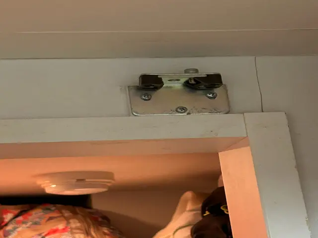 室内ドア修理（穴・凹み・丁番・レバー・引き戸など対応）サービスの画像