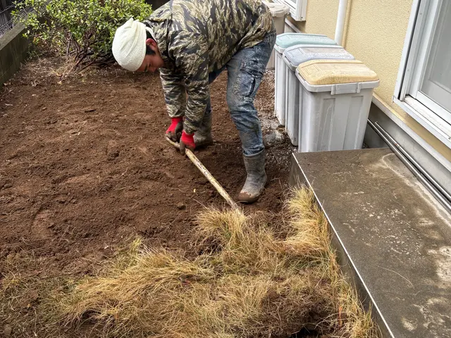 親戚から天然芝直送！確かな技術で土壌からしっかり改良！緑になるまで保証いたしますサービスの画像