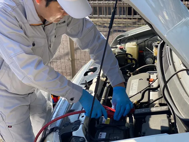 【本日可】車・バイクのバッテリー交換はお任せ下さい！ジャンピング充電も可能です。サービスの画像