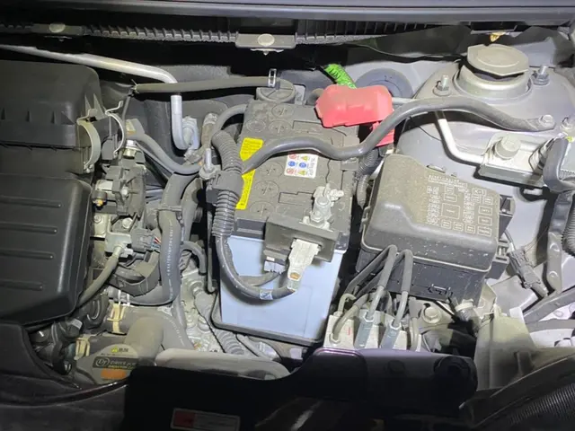 【本日可】車・バイクのバッテリー交換はお任せ下さい！ジャンピング充電も可能です。サービスの画像