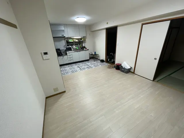 現状回復可能な賃貸施工◎ペットにも優しく床が変わるだけで雰囲気も変わります！サービスの画像