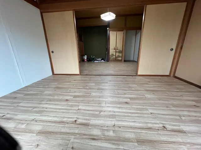 現状回復可能な賃貸施工◎ペットにも優しく床が変わるだけで雰囲気も変わります！サービスの画像