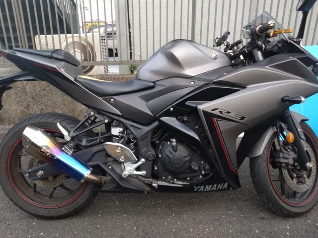 天候に左右されない幌付き車両！関連備品も無料で運びます！サービスの画像