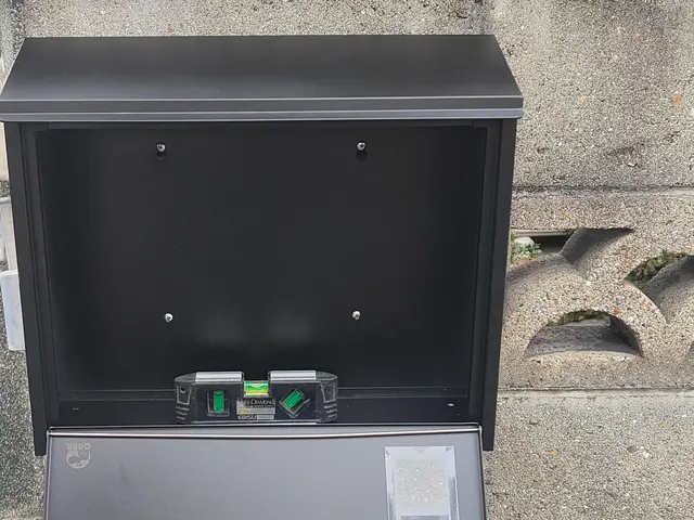 ポスト壁に設置　ぶら下げ型サービスの画像