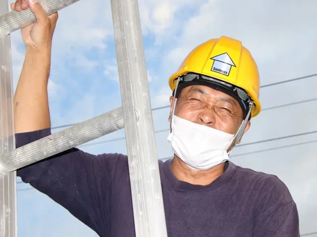 ペットドア取り付けはお任せください！経験豊富な職人店長がお伺いいたします。サービスの画像