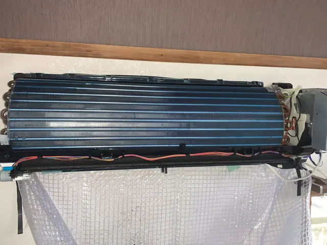 年中無休◇エコ洗剤使用！エアコンの隅々まで高圧洗浄！お掃除ロボット付きも対応OKサービスの画像