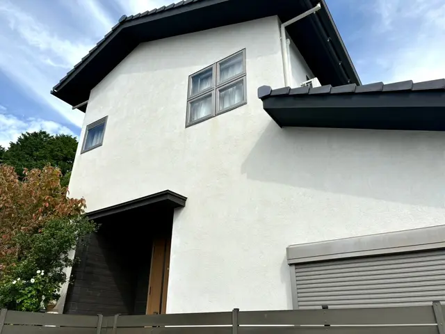 【化学の力で壁をピカピカに】高圧洗浄と薬剤の力であなたの家の外壁の時を戻しますサービスの画像