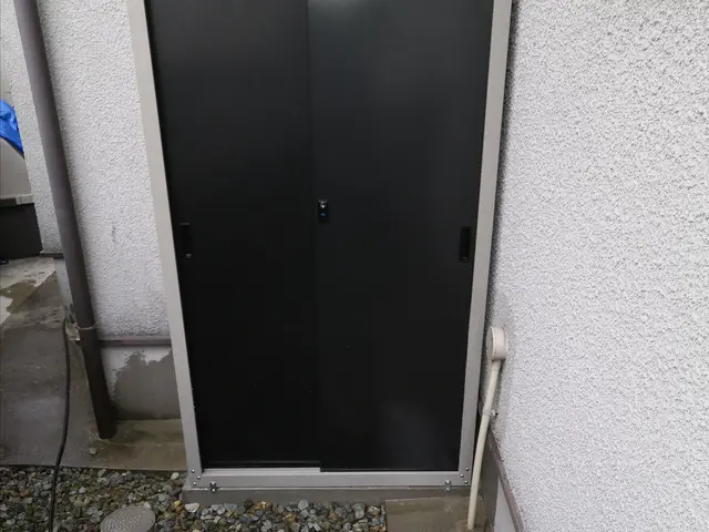 【物置設置】狭い場所も丁寧施工！アンカー固定・基礎対応もおまかせください♪サービスの画像