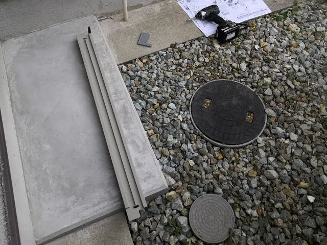 【物置設置】狭い場所も丁寧施工！アンカー固定・基礎対応もおまかせください♪サービスの画像