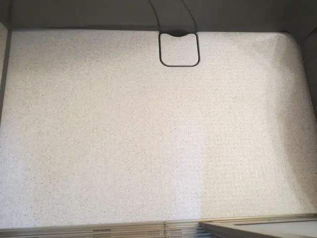 浴室床シート貼り付けサービスの画像