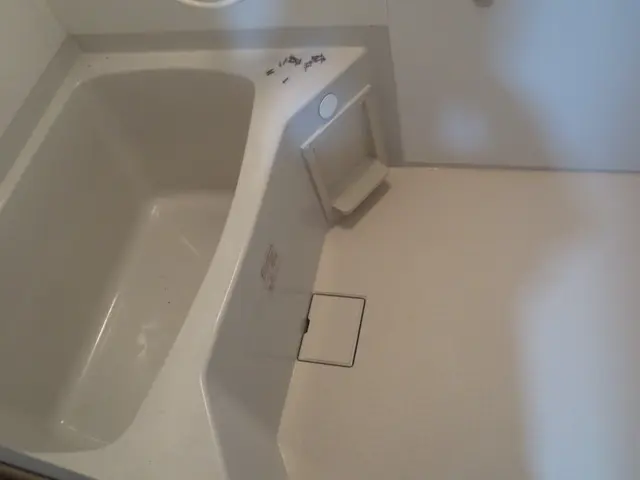 浴室床シート貼り付けサービスの画像