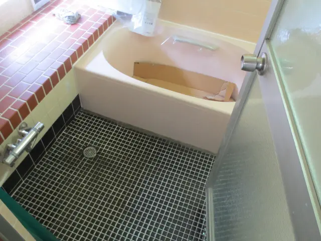 浴室床シート貼り付けサービスの画像