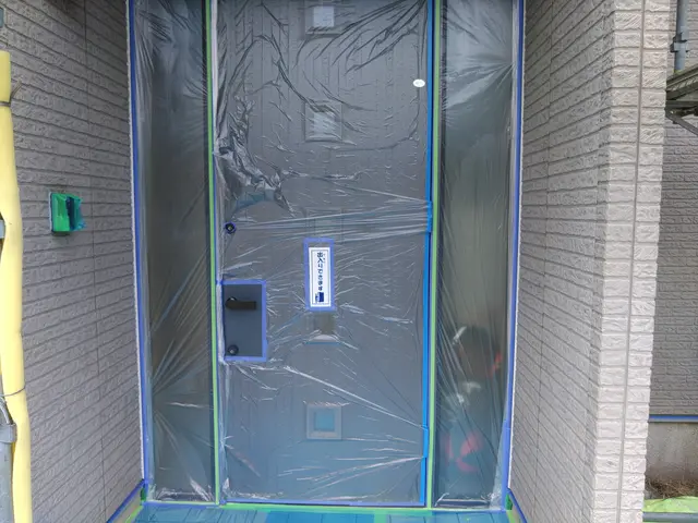 どんなドアでもお任せを!アルミ　木部　鉄分など一部塗れない素材もあります。サービスの画像