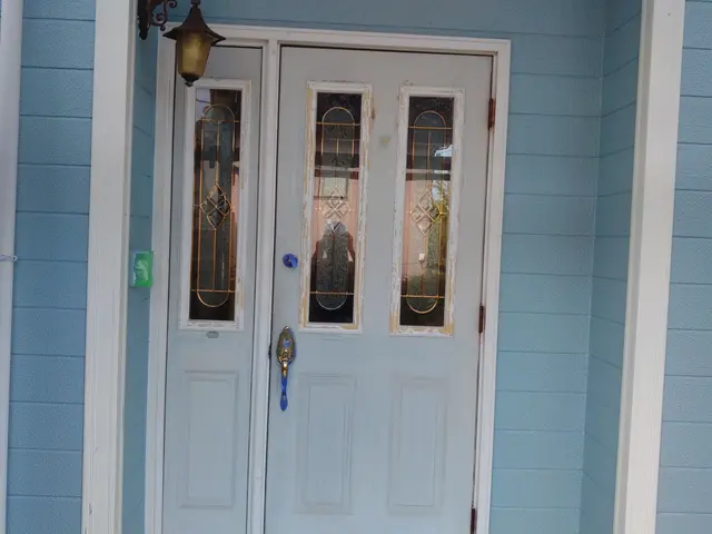 どんなドアでもお任せを!アルミ　木部　鉄分など一部塗れない素材もあります。サービスの画像