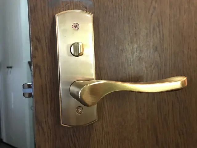 ドアハンドルが調子の悪い方はお任せくださいサービスの画像