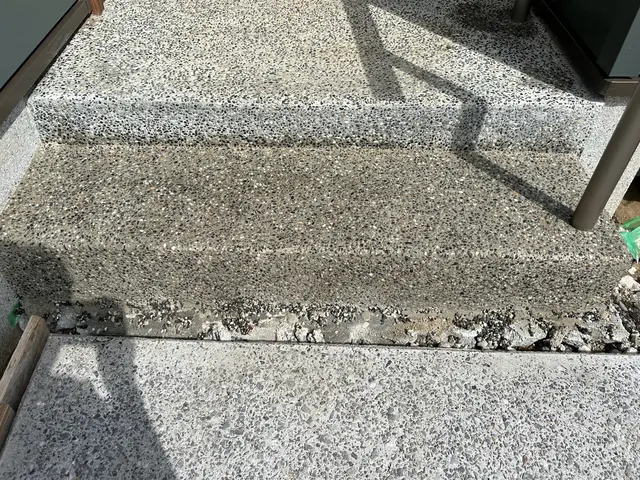 どんなクラックや割れでもお任せください！サービスの画像