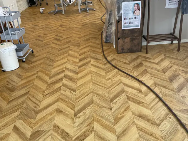 店舗床クリーニングサービスの画像