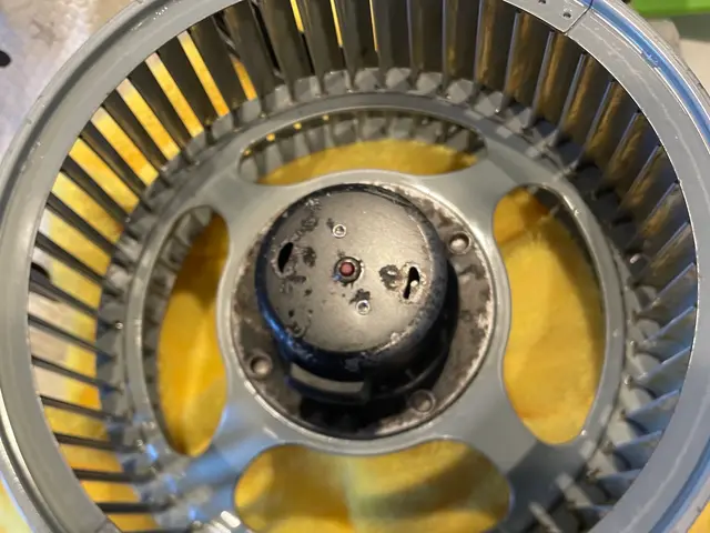 本格的な冬が始まる前に◎汚れの落ちが変わる時期に早めのレンジフード清掃がオススメサービスの画像