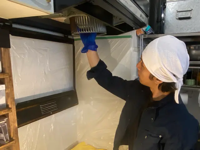 本格的な冬が始まる前に◎汚れの落ちが変わる時期に早めのレンジフード清掃がオススメサービスの画像