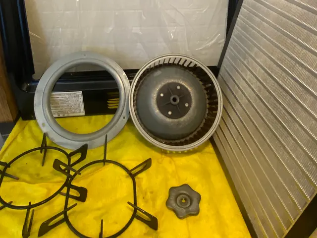 本格的な冬が始まる前に◎汚れの落ちが変わる時期に早めのレンジフード清掃がオススメサービスの画像