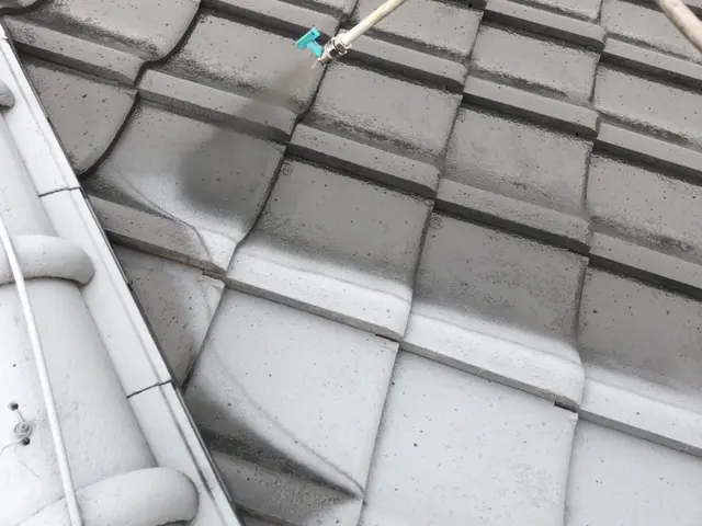 ＜セメント瓦や洋瓦一般屋根塗装〜特殊塗装＞誠心誠意もって取り組んでおりますサービスの画像