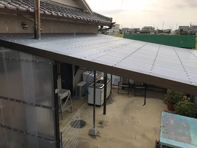 【テラス・カーポート屋根】波板・ポリカ板張り替え工事！部分補修も安価で対応可能！サービスの画像