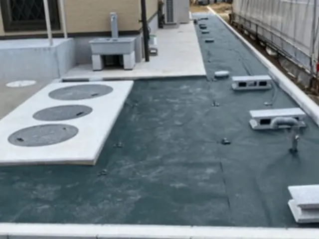 冬場の施工がオススメ！砂利敷きも施工可←更に防草効果◎サービスの画像