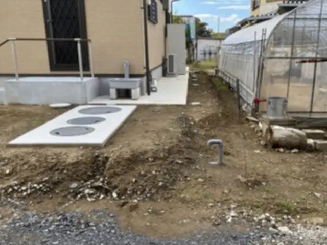 冬場の施工がオススメ！砂利敷きも施工可←更に防草効果◎サービスの画像