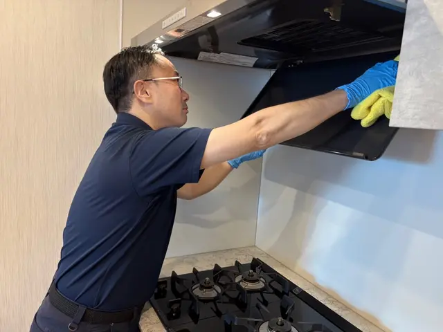 ◆駐車0円◆追加料金無し◆同日作業に限りエアコン1台7,000円でお掃除します◎サービスの画像