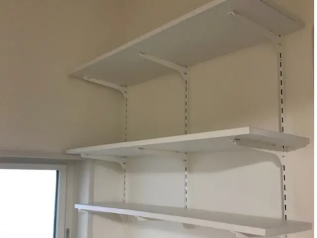 【安心低価格】可動棚（自在棚）の設置、取り付けはプロにお任せください！サービスの画像